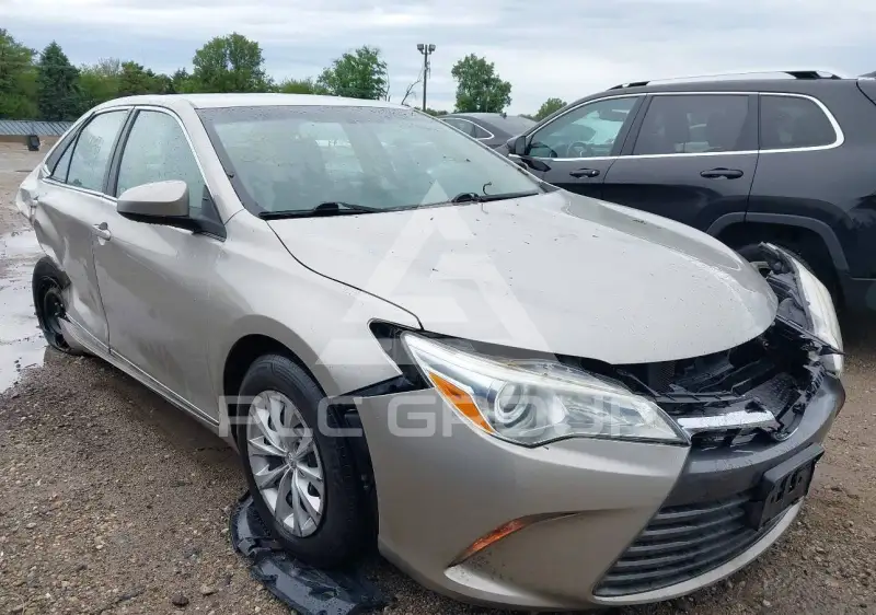 2017 Toyota CAMRY фото