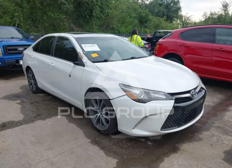 2017 Toyota CAMRY фото