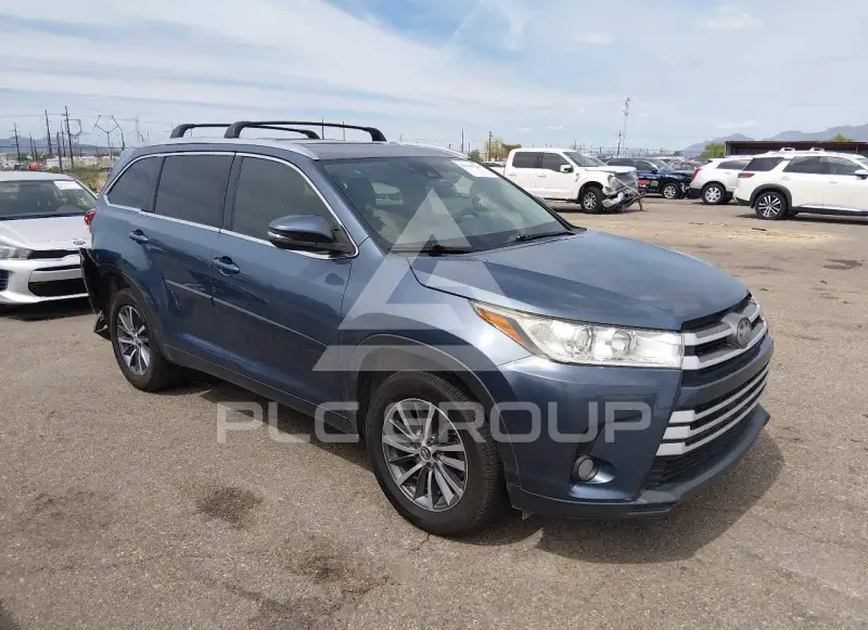 2017 Toyota Highlander фото