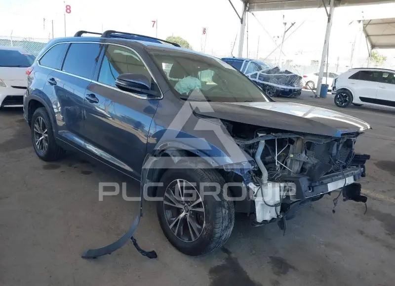 2017 Toyota Highlander фото