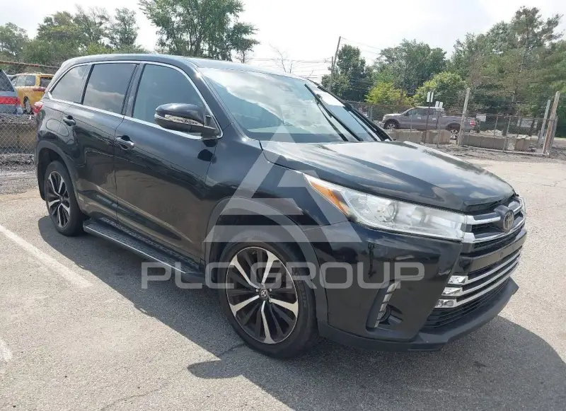 2017 Toyota Highlander фото