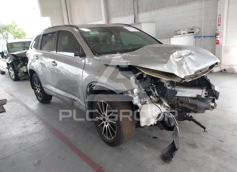 2017 Toyota Highlander фото
