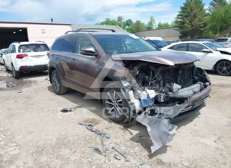2017 Toyota Highlander фото