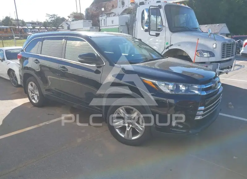 2017 Toyota Highlander photo