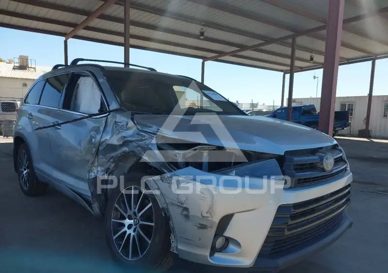 2017 Toyota Highlander фото
