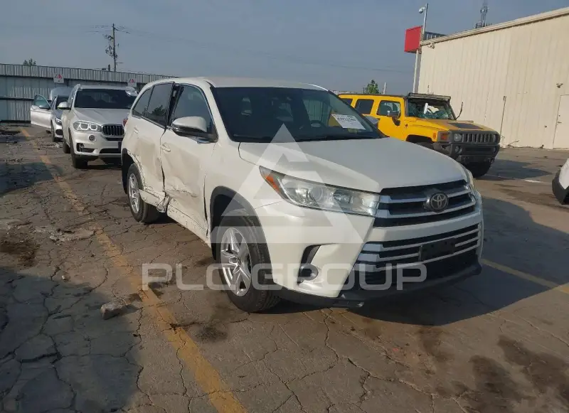 2017 Toyota Highlander фото