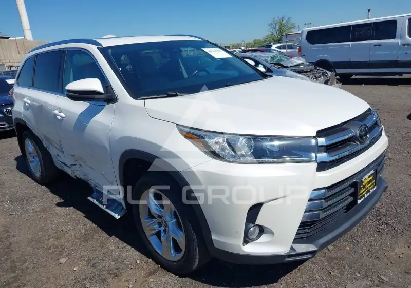 2017 Toyota Highlander фото