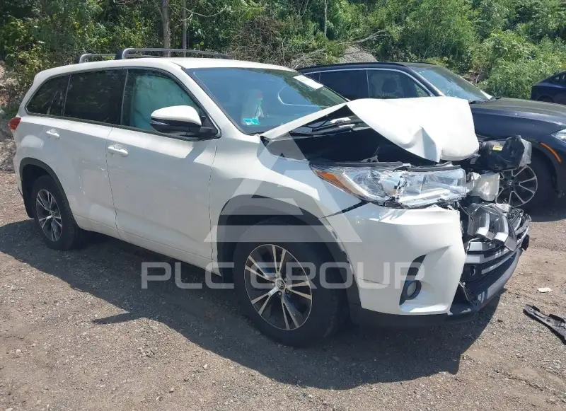 2017 Toyota Highlander photo