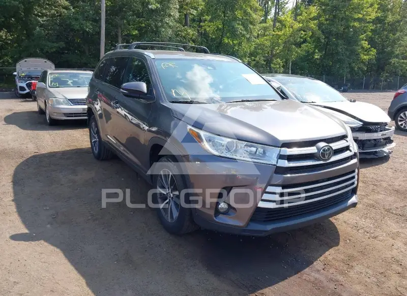 2017 Toyota Highlander фото