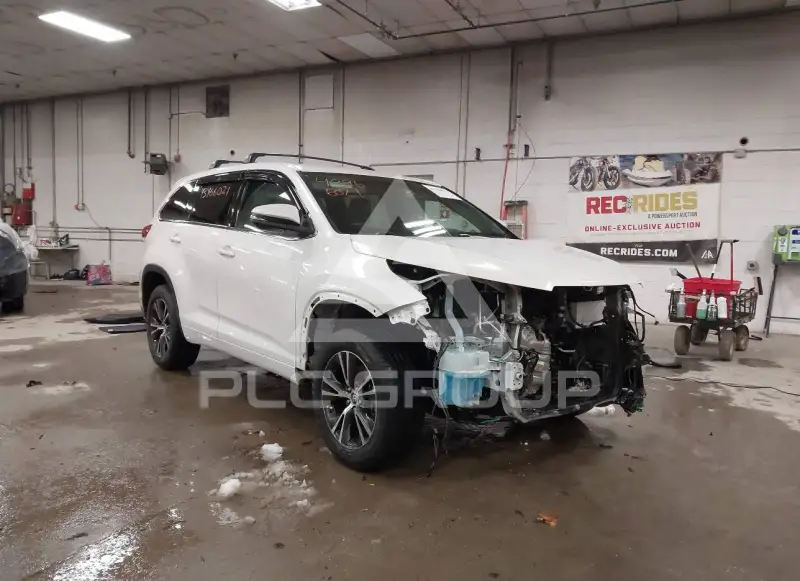 2017 Toyota Highlander фото
