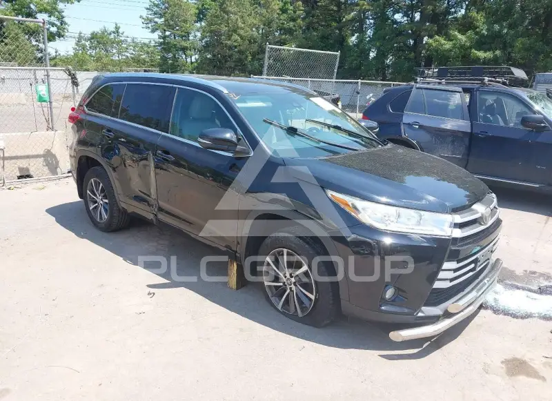 2017 Toyota Highlander фото