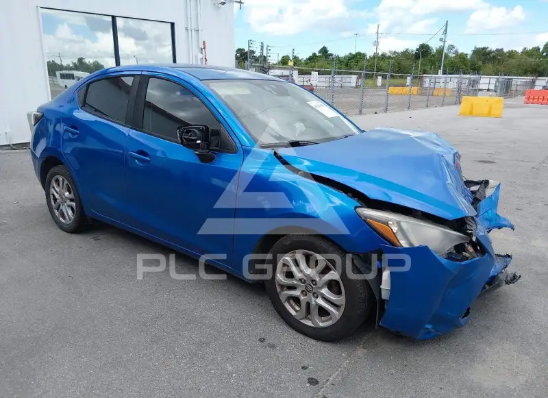 2017 Toyota YARIS фото