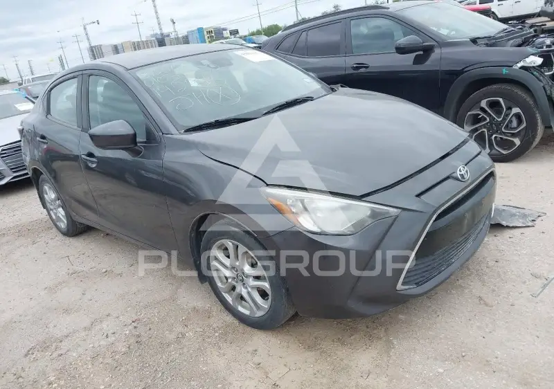 2017 Toyota YARIS photo