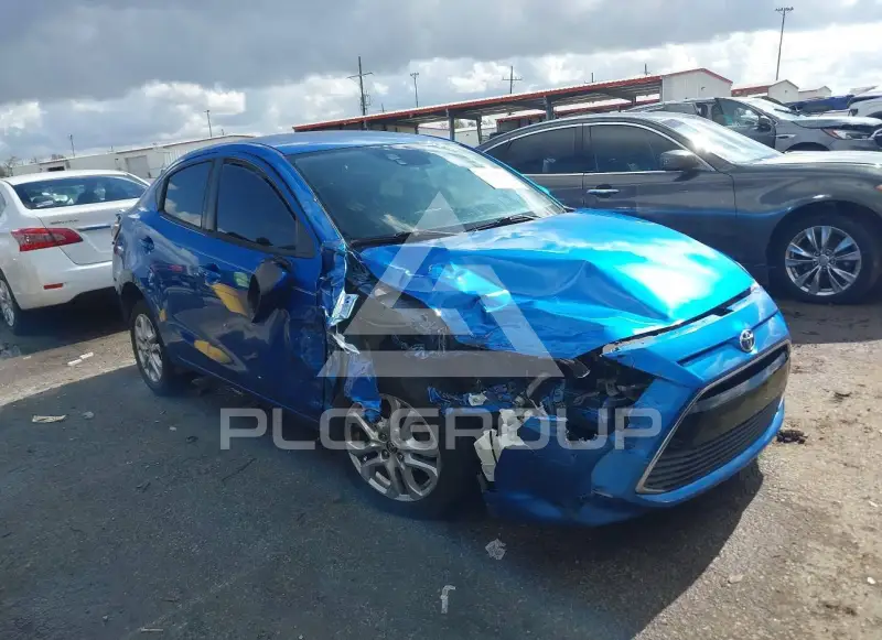 2017 Toyota YARIS photo