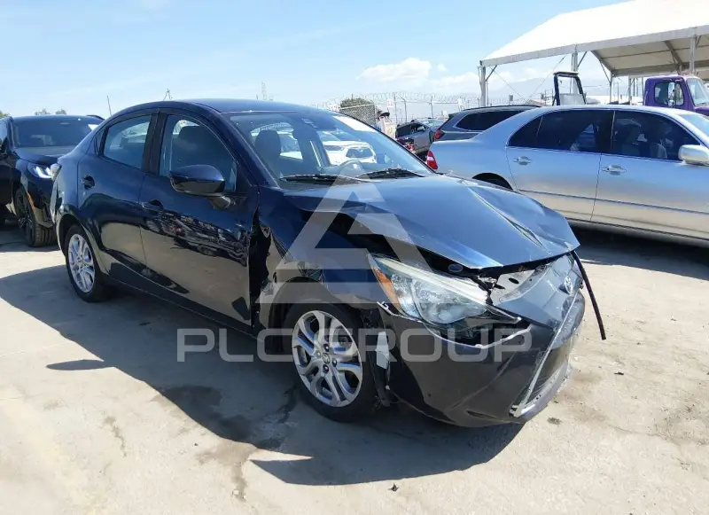 2017 Toyota YARIS photo