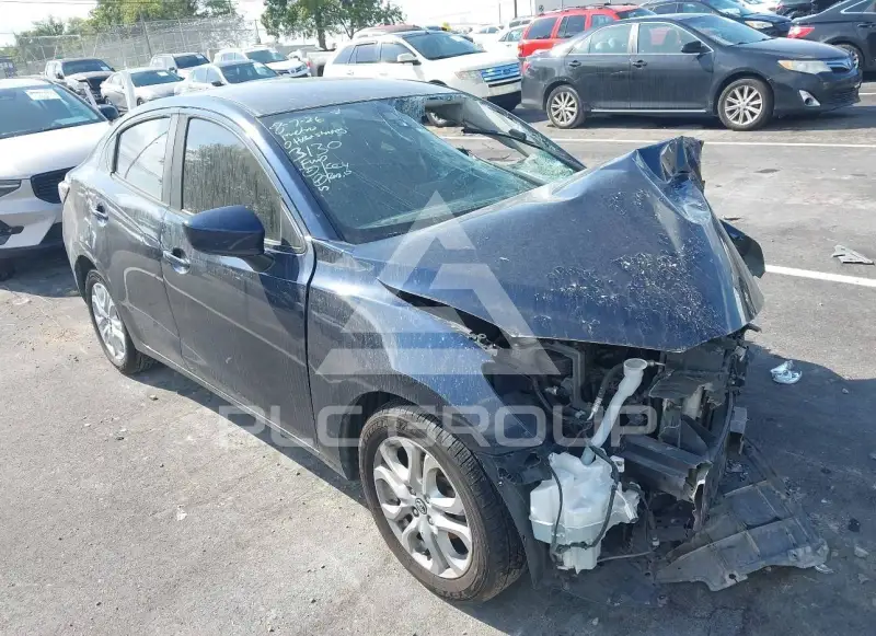 2017 Toyota YARIS фото