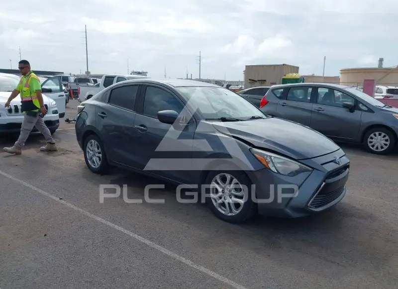 2017 Toyota YARIS photo