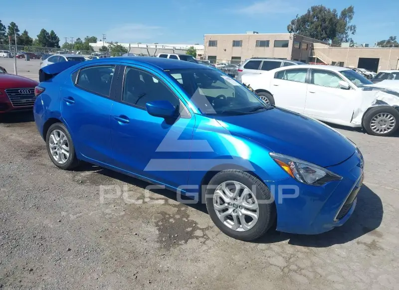 2017 Toyota YARIS фото