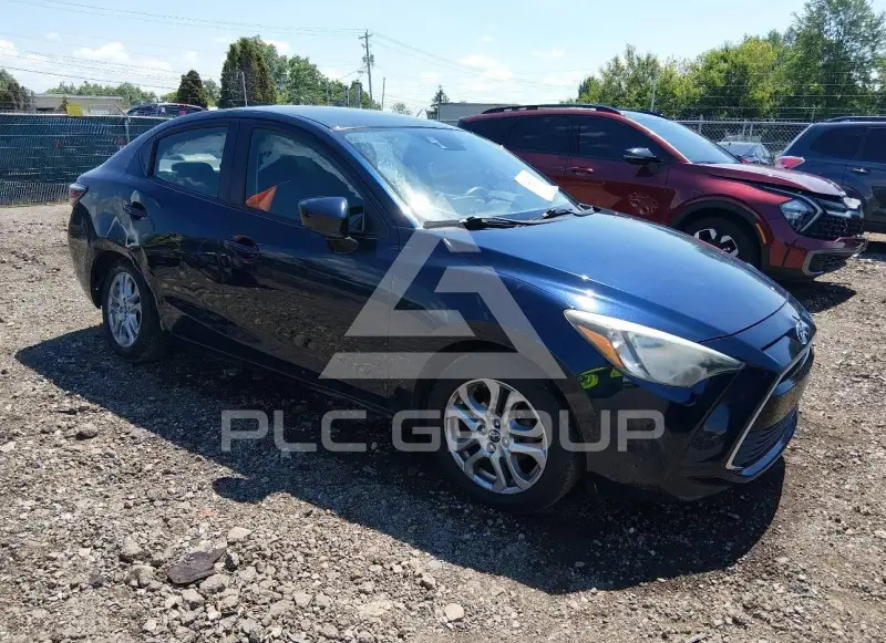 2017 Toyota YARIS photo