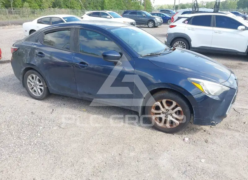 2017 Toyota YARIS фото