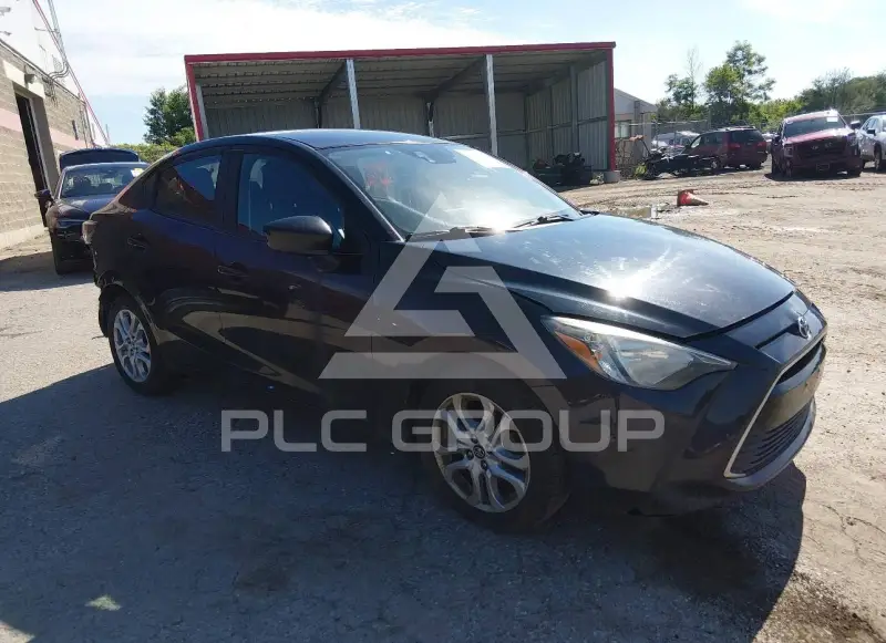 2017 Toyota YARIS фото