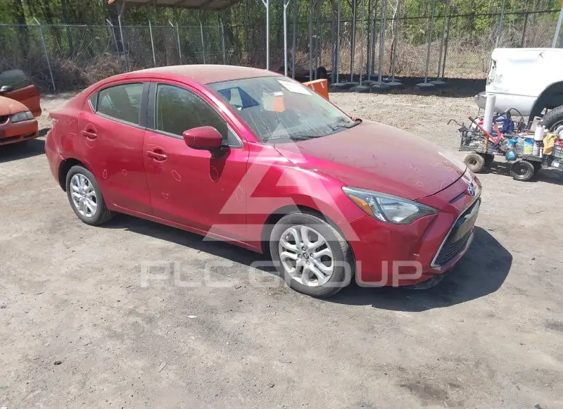 2017 Toyota YARIS фото
