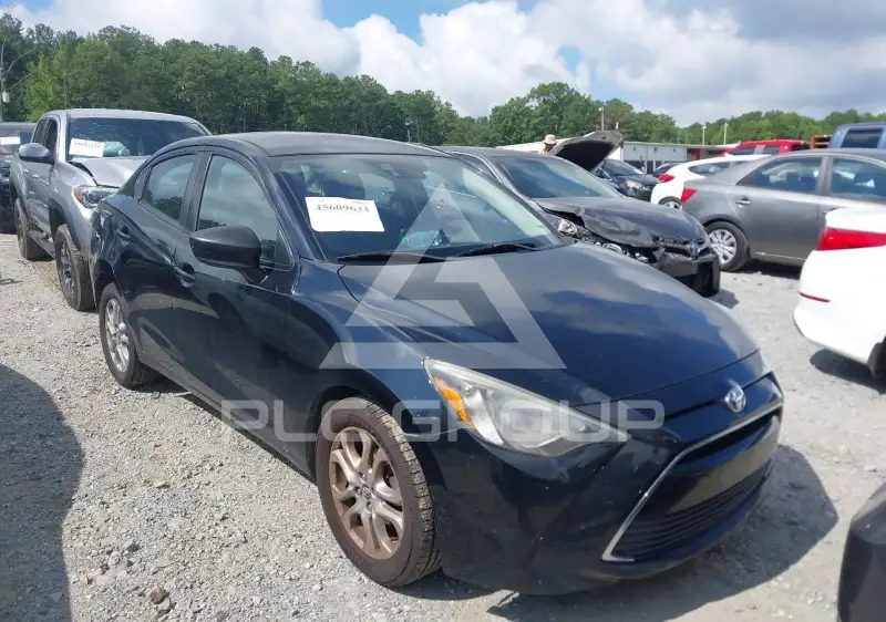2017 Toyota YARIS фото