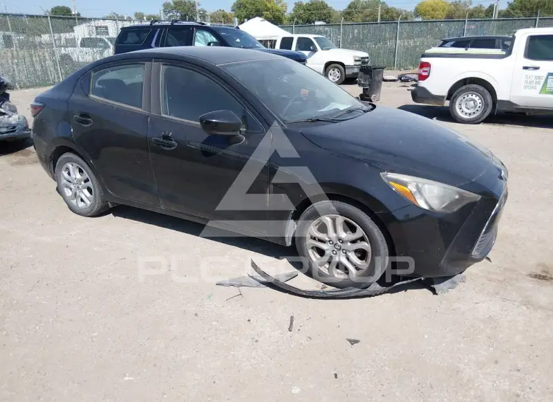 2017 Toyota YARIS photo