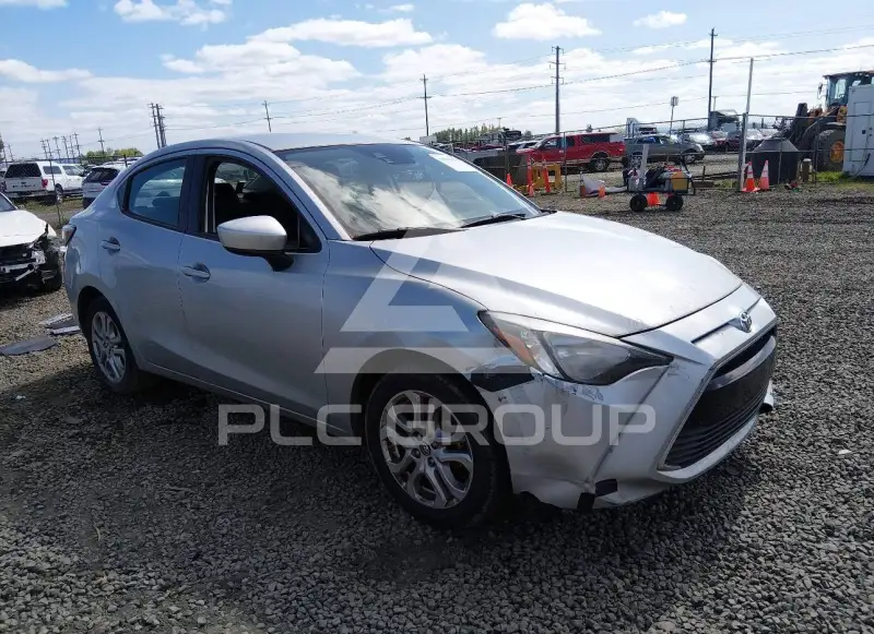 2017 Toyota YARIS фото