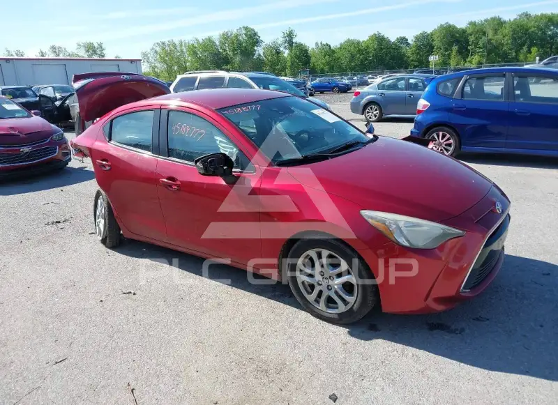2017 Toyota YARIS фото