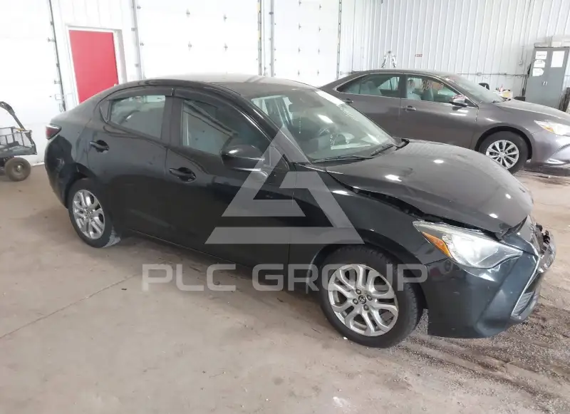 2017 Toyota YARIS фото