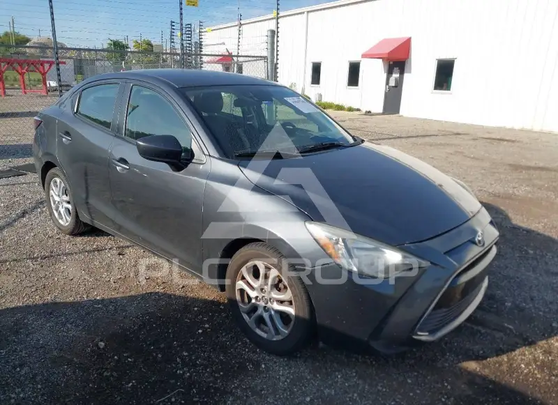 2017 Toyota YARIS photo