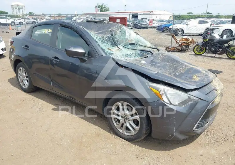 2017 Toyota YARIS фото
