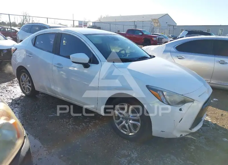 2017 Toyota YARIS фото