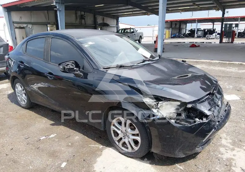 2017 Toyota YARIS фото