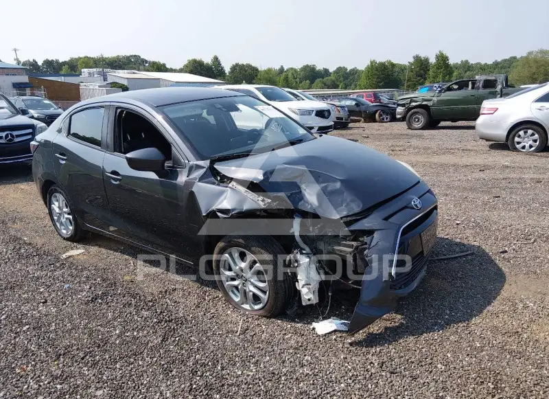 2017 Toyota YARIS photo