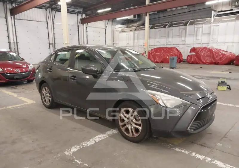 2017 Toyota YARIS фото