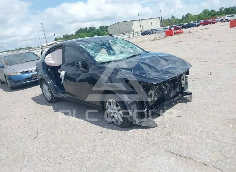 2017 Toyota YARIS фото