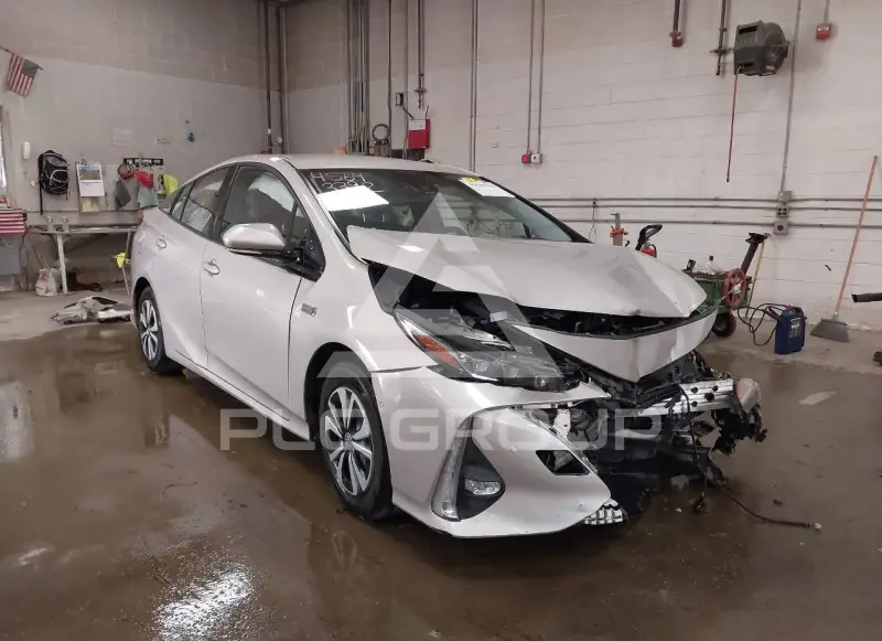 2017 Toyota PRIUS photo