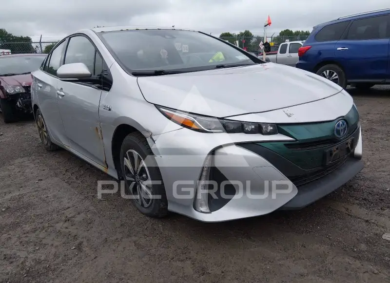 2017 Toyota PRIUS photo
