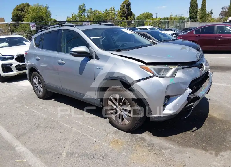2017 Toyota RAV4 фото