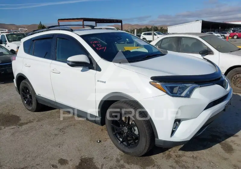 2017 Toyota RAV4 фото