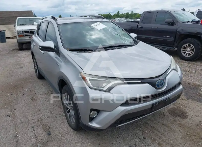 2017 Toyota RAV4 фото