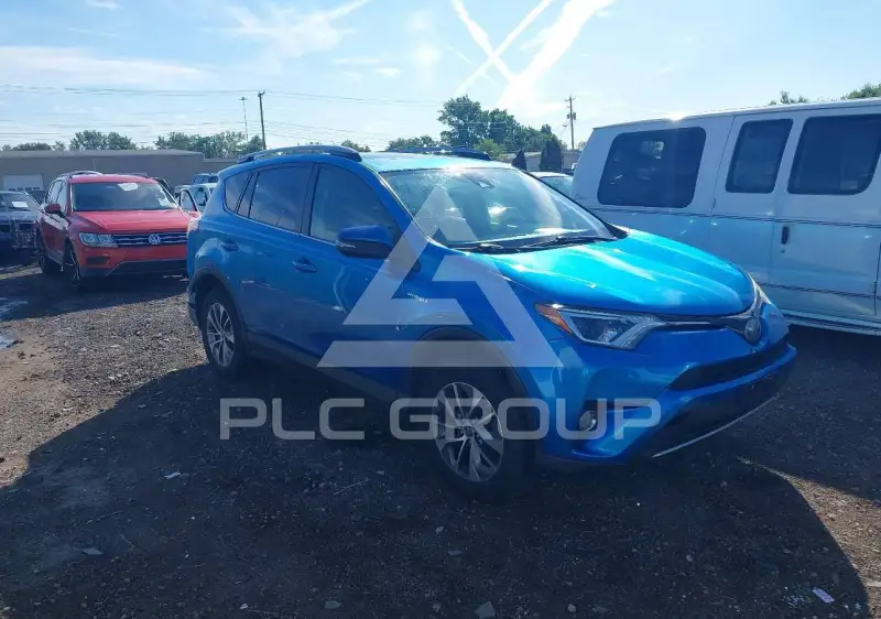 2017 Toyota RAV4 фото