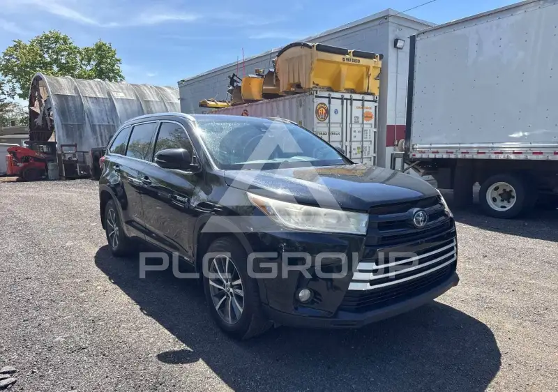 2017 Toyota Highlander фото