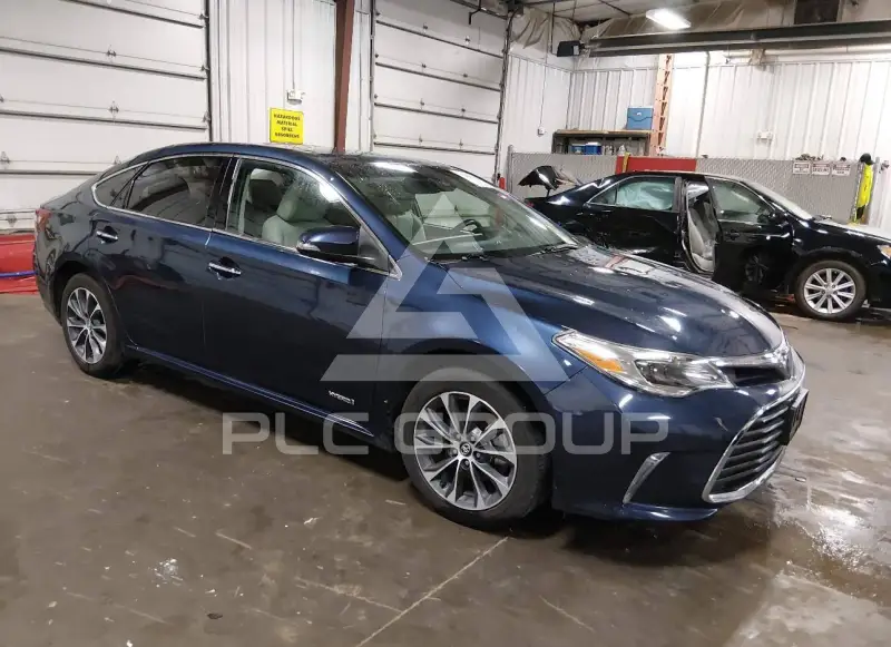 2017 Toyota AVALON photo