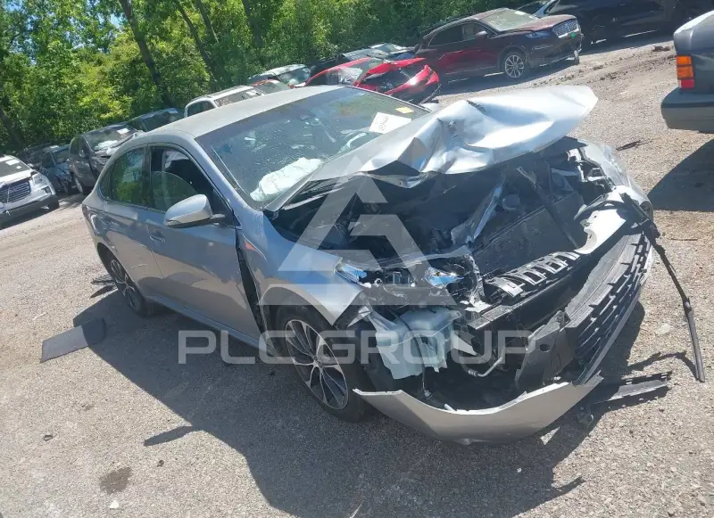 2017 Toyota AVALON photo