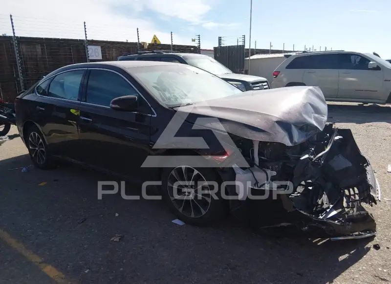 2017 Toyota AVALON photo