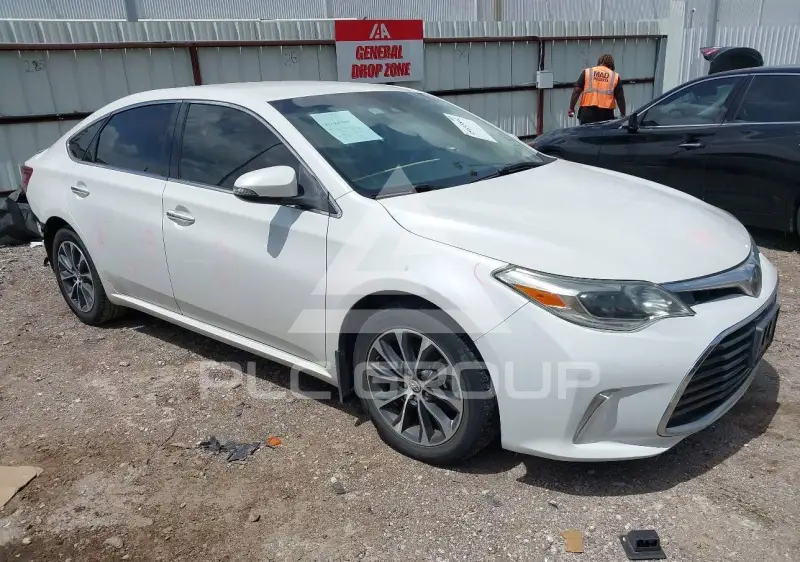 2017 Toyota AVALON photo