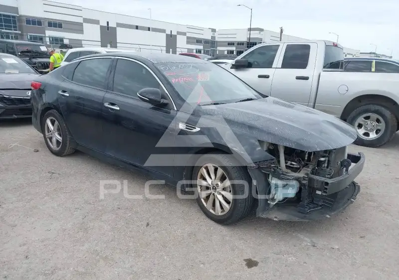 2017 KIA Optima photo